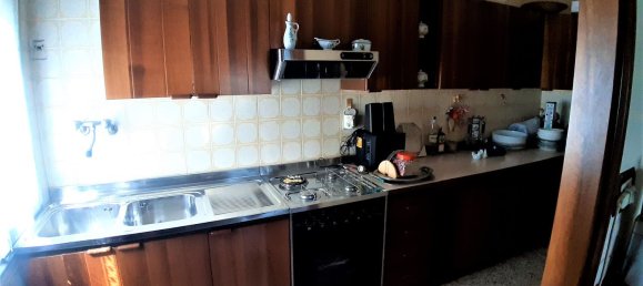 7 rooms House in Guastalla, Italy No. 74075 5