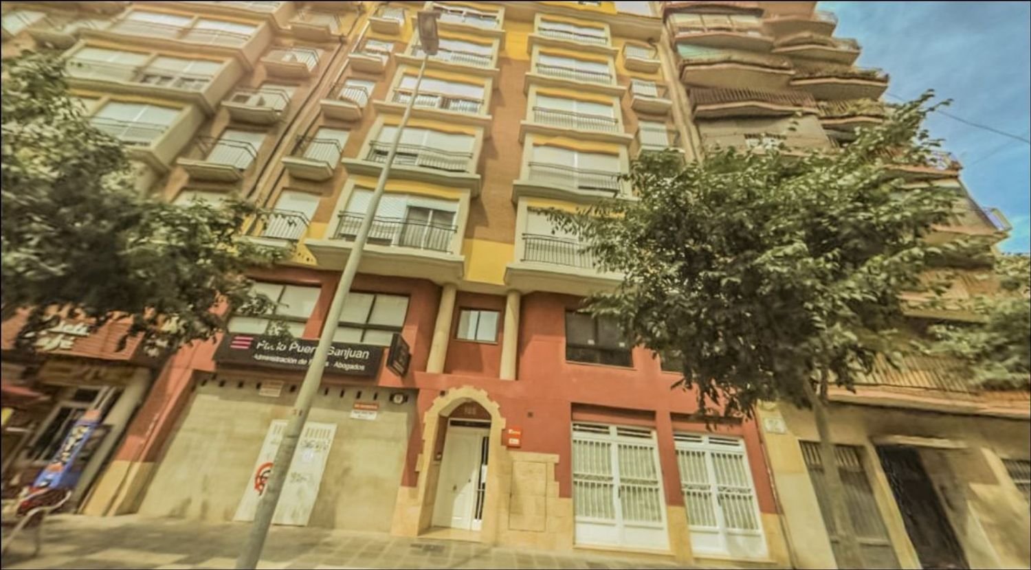 Garage à Castellon de la Plana, Spain No. 199873