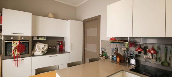 2 bedrooms Apartment in Parma, Italy No. 309453 8