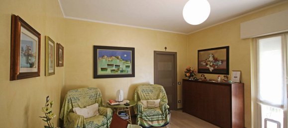 2 bedrooms Apartment in Parma, Italy No. 309453 4