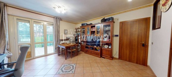2 bedrooms Apartment in Malnate, Italy No. 14418 10