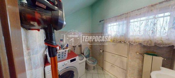 2 bedrooms Apartment in Malnate, Italy No. 14418 13