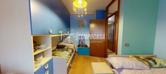 2 bedrooms Apartment in Malnate, Italy No. 14418 9