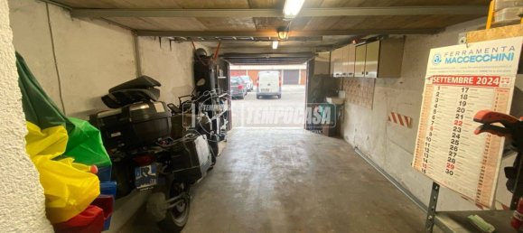 2 bedrooms Apartment in Malnate, Italy No. 14418 16