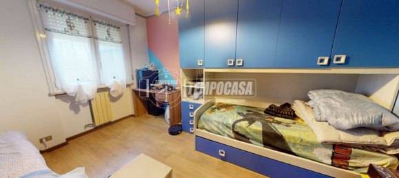 2 bedrooms Apartment in Malnate, Italy No. 14418 3