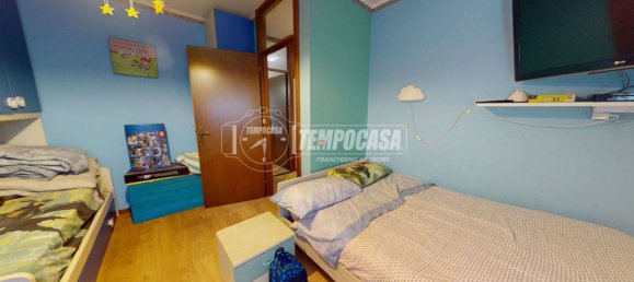 2 bedrooms Apartment in Malnate, Italy No. 14418 18