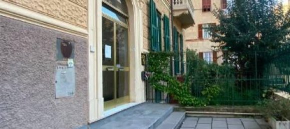 3 rooms Apartment in Genoa, Italy No. 31071 4