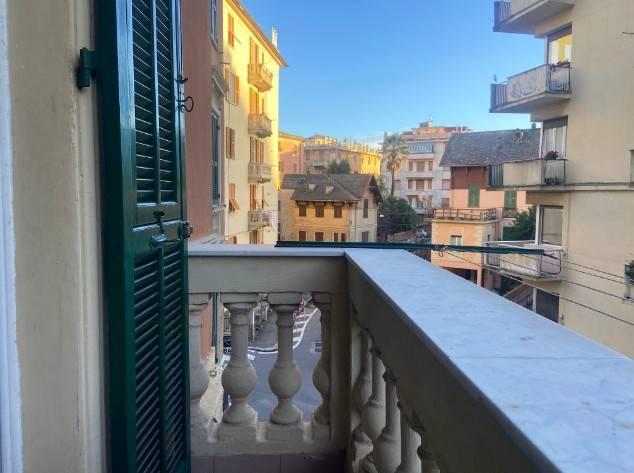 3 rooms Apartment in Genoa, Italy No. 31071