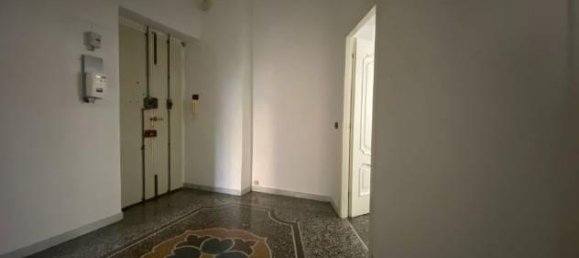 3 rooms Apartment in Genoa, Italy No. 31071 9