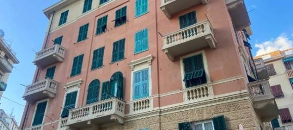 3 rooms Apartment in Genoa, Italy No. 31071 3
