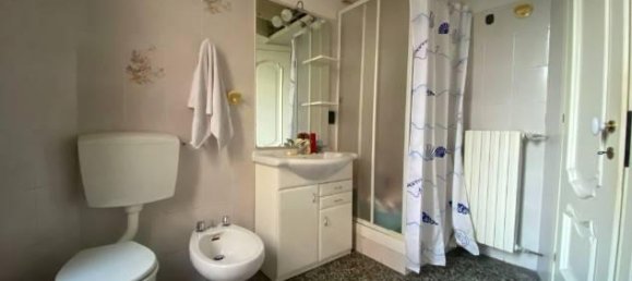 3 rooms Apartment in Genoa, Italy No. 31071 15