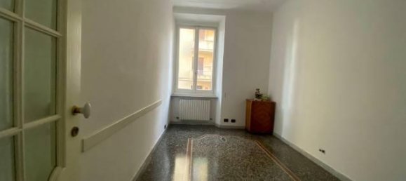 3 rooms Apartment in Genoa, Italy No. 31071 20
