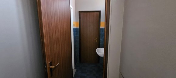 Gewerbliche Immobilie in Genoa, Italy 90m², Nr. 172279 16