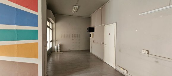 Gewerbliche Immobilie in Genoa, Italy 90m², Nr. 172279 3