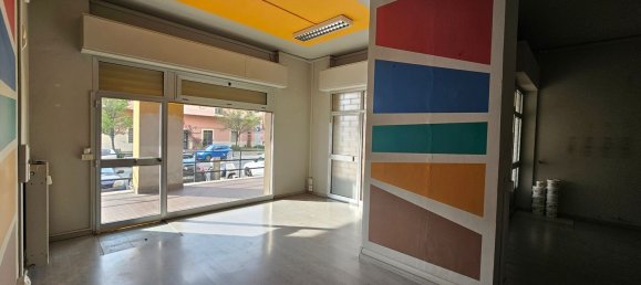 Gewerbliche Immobilie in Genoa, Italy 90m², Nr. 172279 2