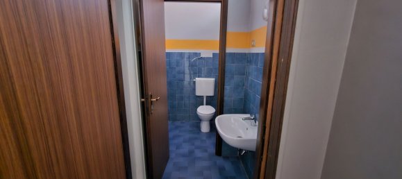 Gewerbliche Immobilie in Genoa, Italy 90m², Nr. 172279 18