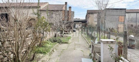 2 Schlafzimmer Haus in Erbé, Italy, Nr. 204311 2