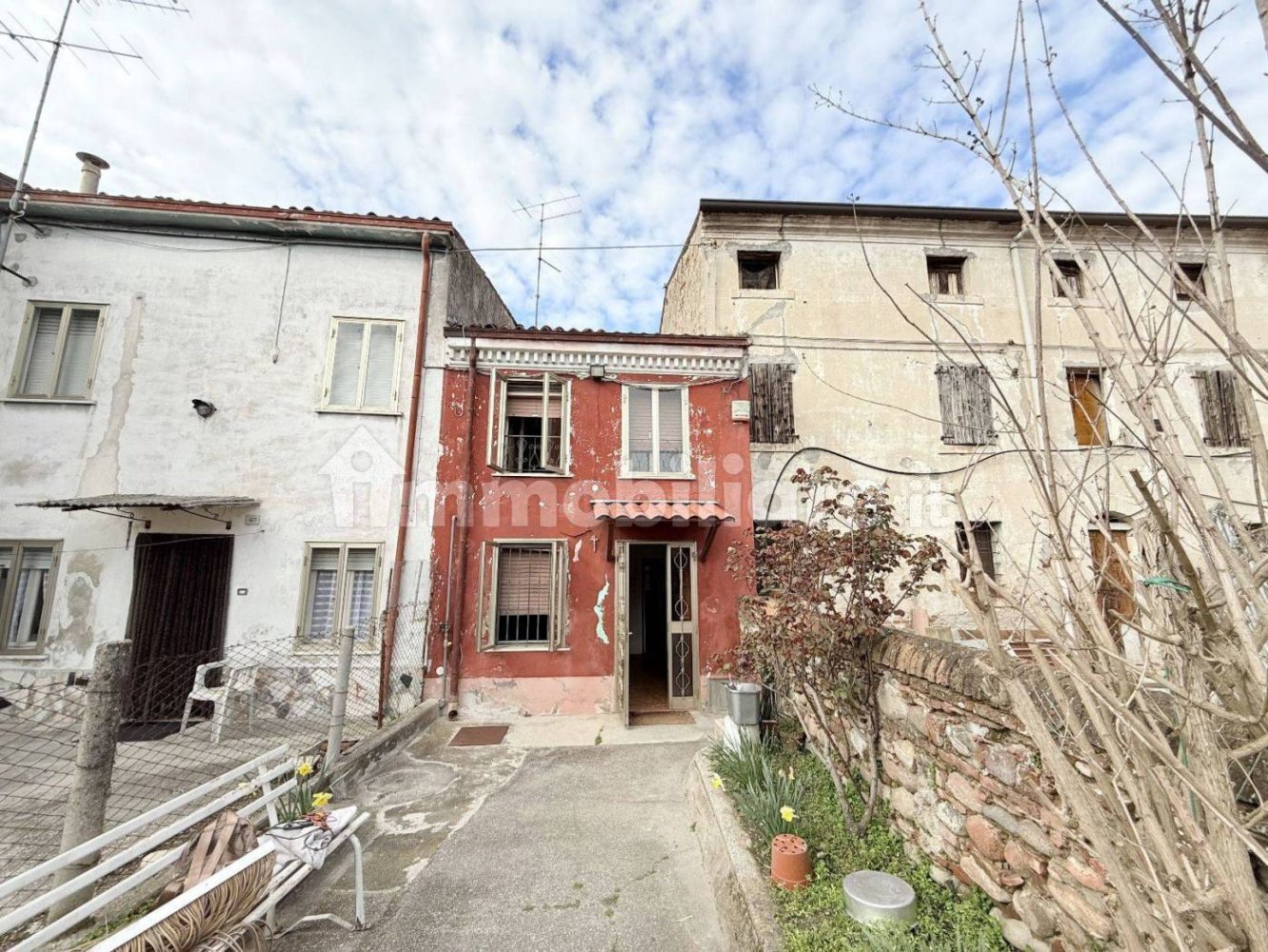 2 Schlafzimmer Haus in Erbé, Italy, Nr. 204311