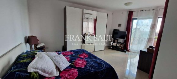 4 chambres Penthouse à Luqa, Malta No. 2416 9