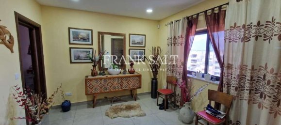 4 chambres Penthouse à Luqa, Malta No. 2416 6