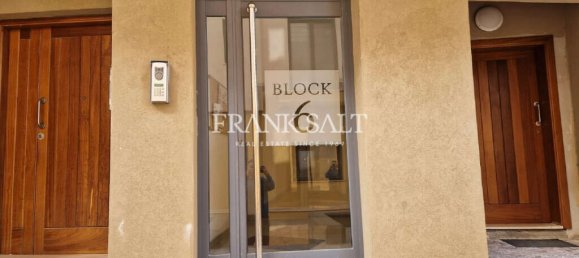 4 chambres Penthouse à Luqa, Malta No. 2416 23