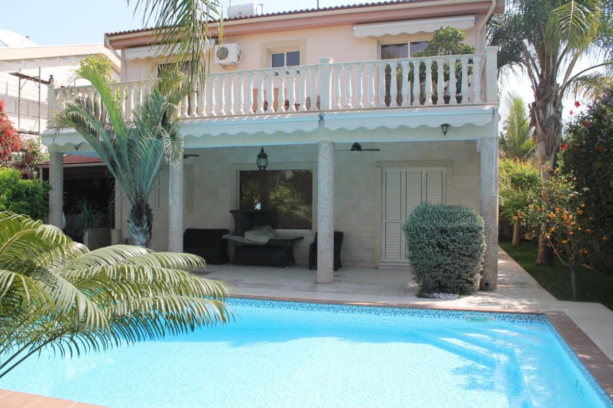 4 bedrooms Villa in Limassol, Cyprus No. 12582