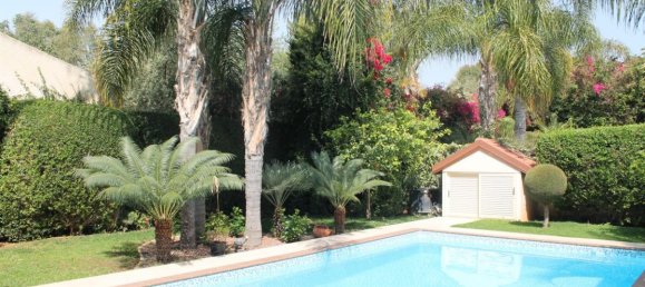 4 bedrooms Villa in Limassol, Cyprus No. 12582 3