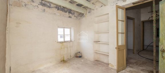 12 bedrooms Apartment in Mahon, Spain No. 1447 3