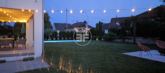 6 bedrooms Villa in Saint-Louis, France No. 267740 11