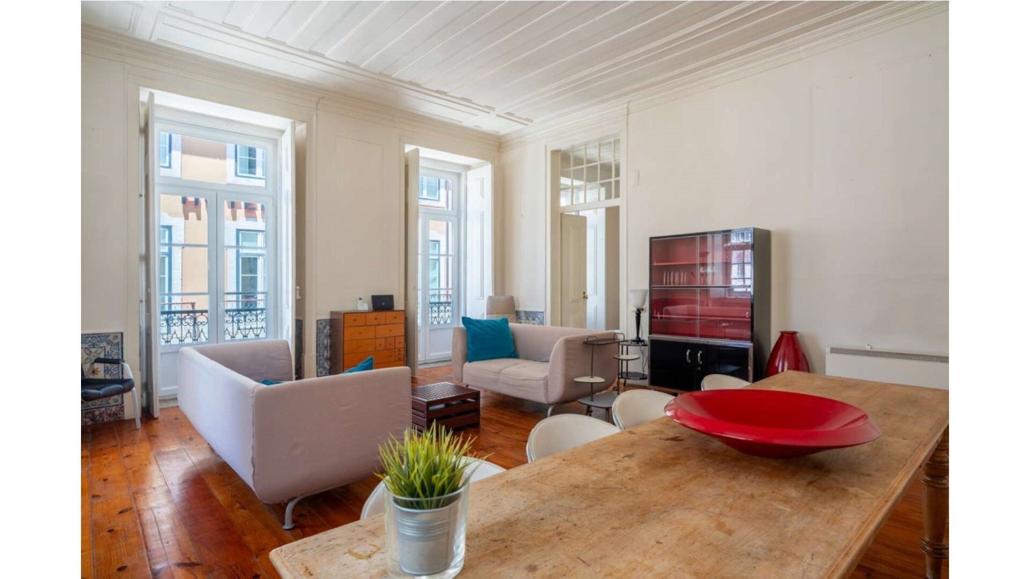 3 bedrooms Apartment in Lisbon, Portugal No. 110375