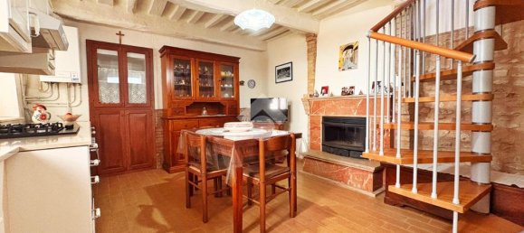 2 bedrooms House in Gualdo Tadino, Italy No. 293726 3