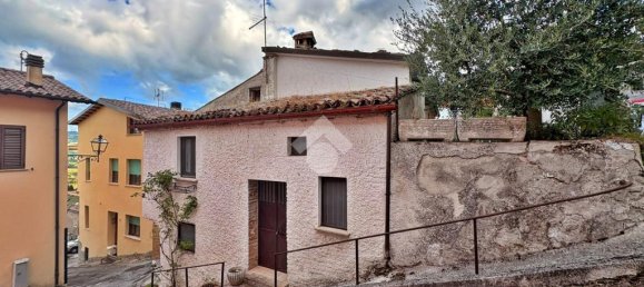 2 bedrooms House in Gualdo Tadino, Italy No. 293726 11