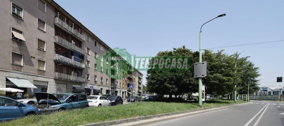 3 bedrooms Apartment in Milan, Italy No. 317158 3