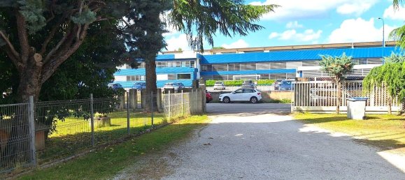 Escritório de 8 divisões em Umbertide, Italy N.º 51644 16