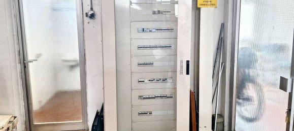 Escritório de 8 divisões em Umbertide, Italy N.º 51644 14