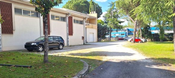 Escritório de 8 divisões em Umbertide, Italy N.º 51644 4