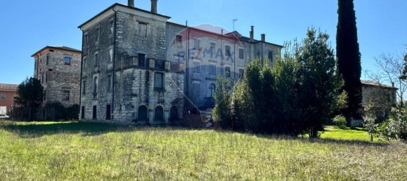 4 rooms Castles in Udine, Italy No. 81869 3