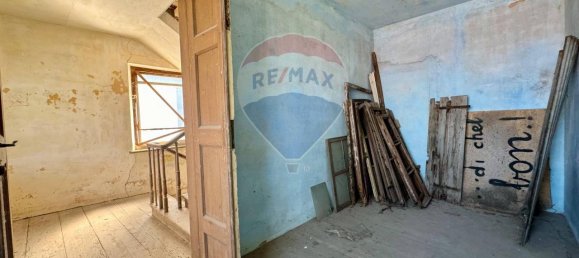 4 rooms Castles in Udine, Italy No. 81869 19