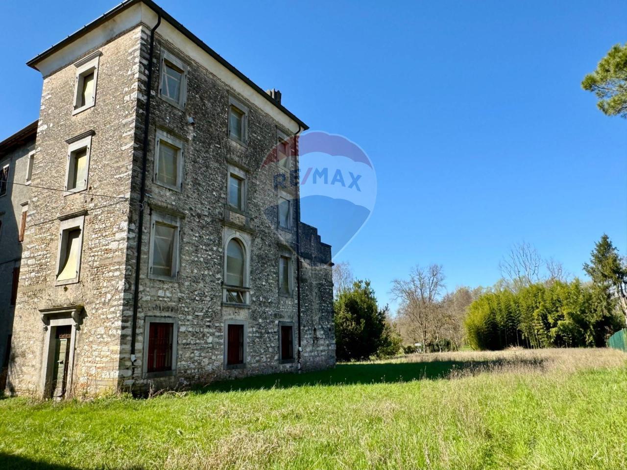 4 rooms Castles in Udine, Italy No. 81869