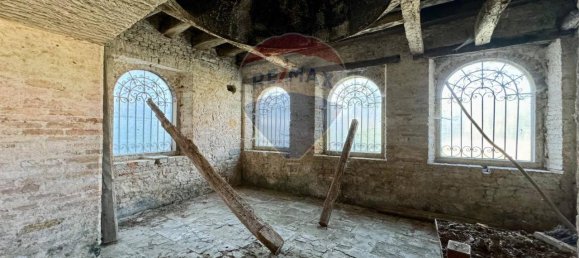 4 rooms Castles in Udine, Italy No. 81869 5