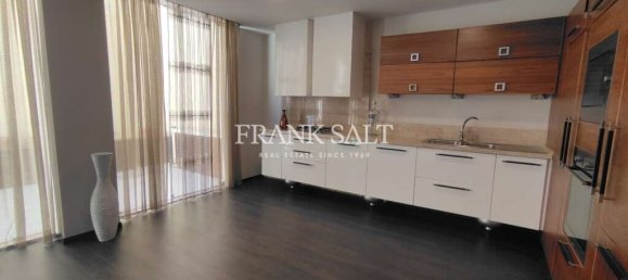 3 bedrooms House in Siggiewi, Malta No. 8358 9