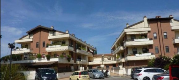 3 rooms Apartment in Rome, Italy No. 193051 2