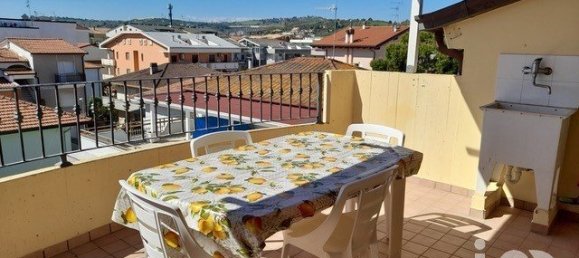 3 bedrooms Penthouse in Tortoreto, Italy No. 228959 8