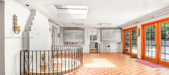 3 dormitorios villa en venta en Miami, Miami-Dade, Florida, USA № 615333 10