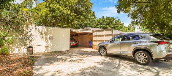 3 dormitorios villa en venta en Miami, Miami-Dade, Florida, USA № 615333 2