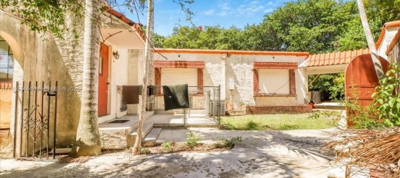 3 dormitorios villa en venta en Miami, Miami-Dade, Florida, USA № 615333 5