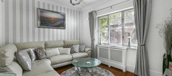 6 bedrooms House in Enfield, United Kingdom No. 6590 49