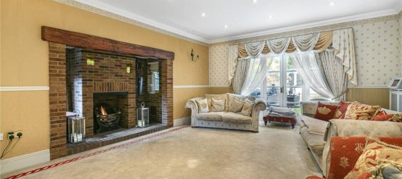 6 bedrooms House in Enfield, United Kingdom No. 6590 52