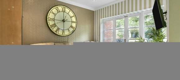 6 bedrooms House in Enfield, United Kingdom No. 6590 15