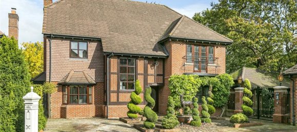 6 bedrooms House in Enfield, United Kingdom No. 6590 40